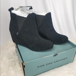 Toms Kelsey Wedge Bootie